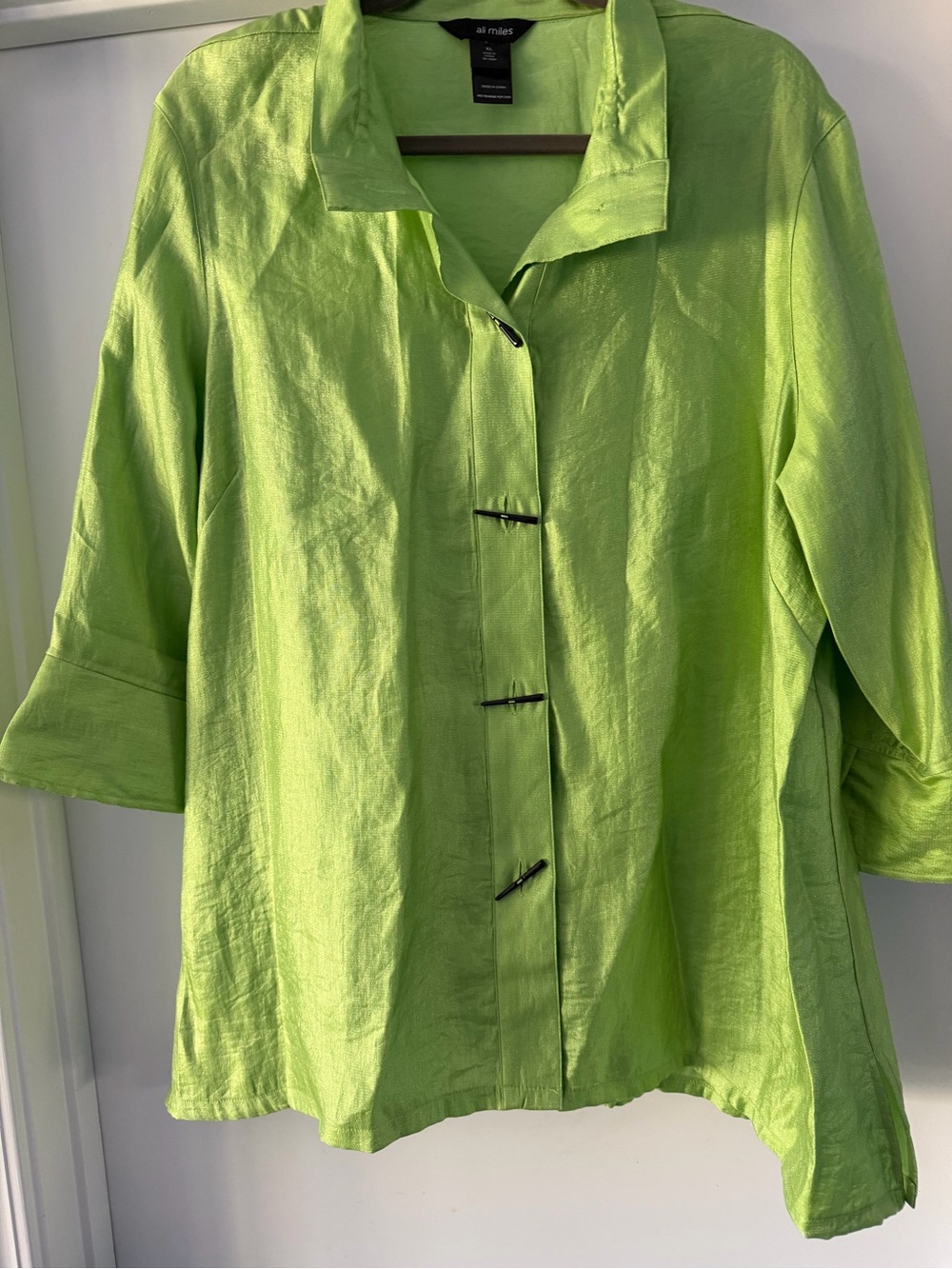 Ali Miles Bright Lime Green Button-Front Women's Shirt